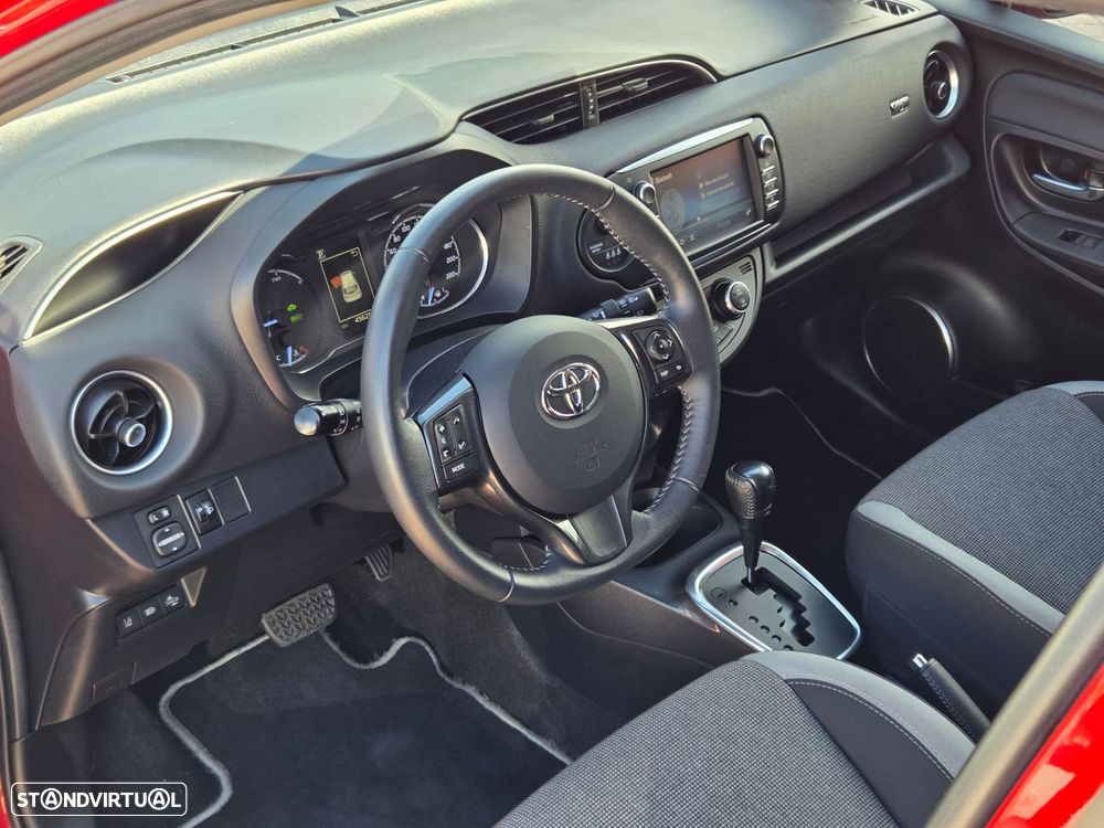 Toyota Yaris 1.5 HSD 20 Anos - 15