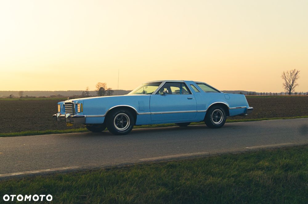 Ford Thunderbird - 13