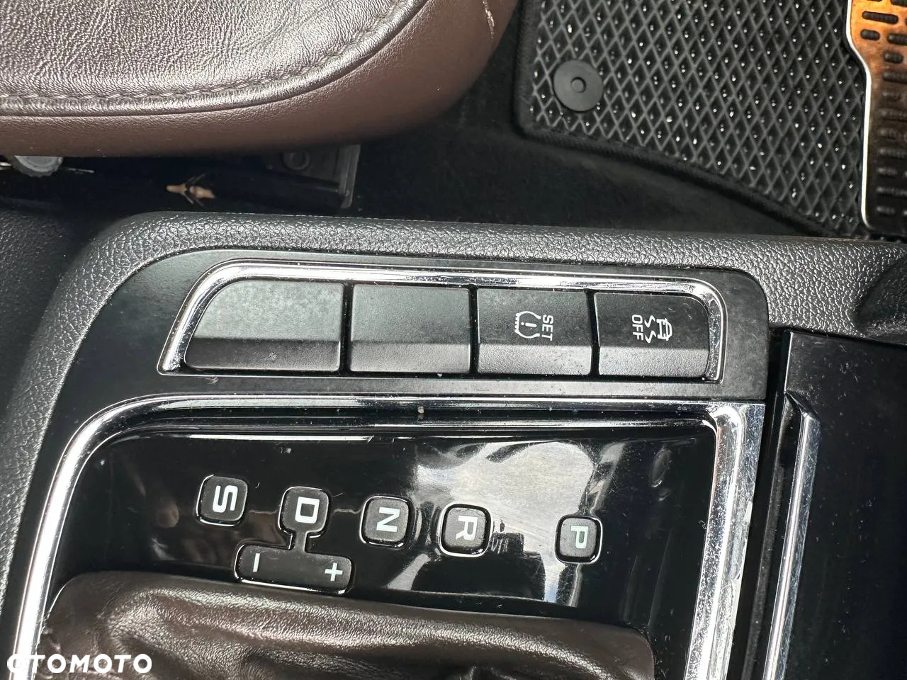 Skoda Superb 2.0 TDI L&K DSG - 29