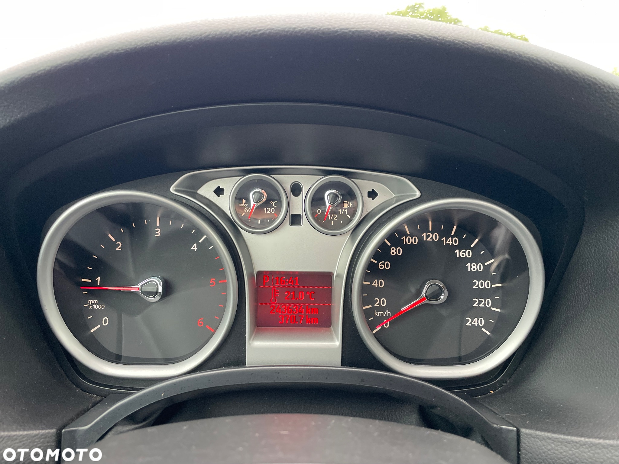 Ford Focus 2.0 TDCi DPF Ghia - 27