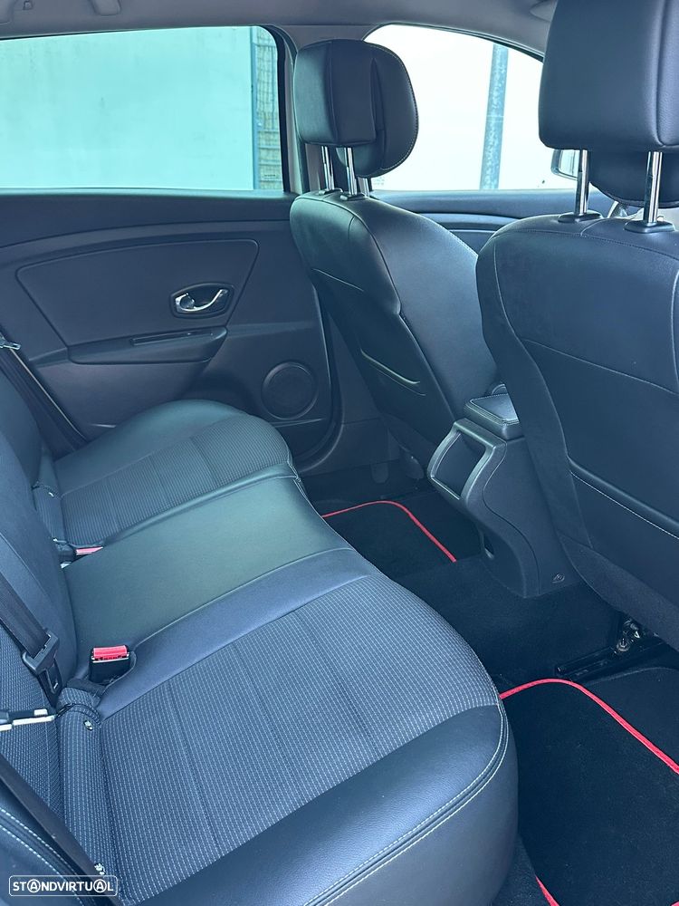 Renault Mégane Sport Tourer 1.5 dCi GT Line J18 - 6