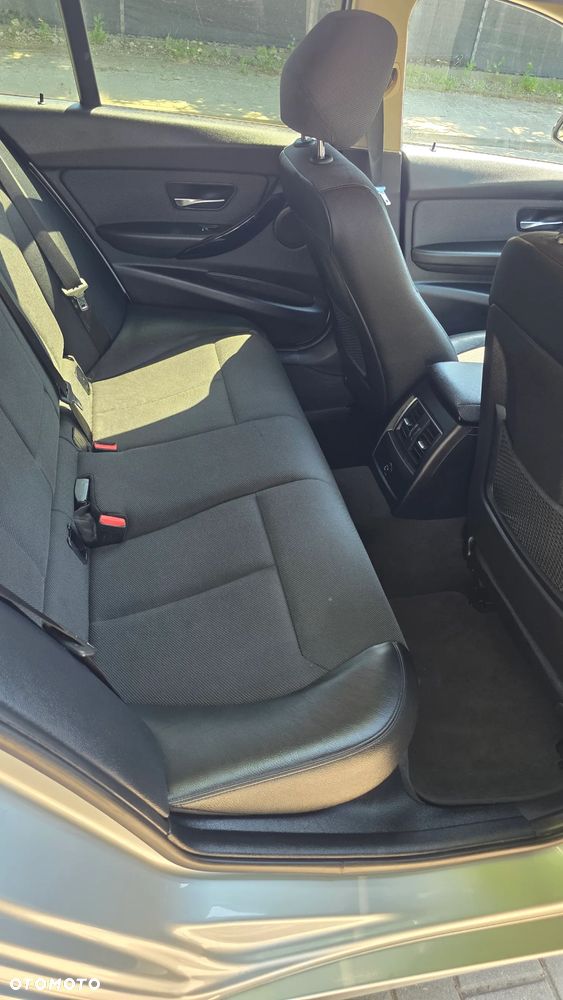 BMW Seria 3 318i GPF Sport Line Shadow - 14