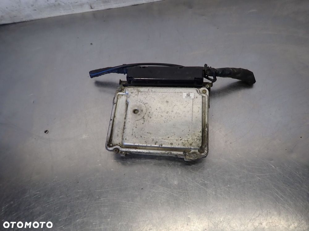 KOMPUTER SILNIKA VOLKSWAGEN PASSAT B6 - 2