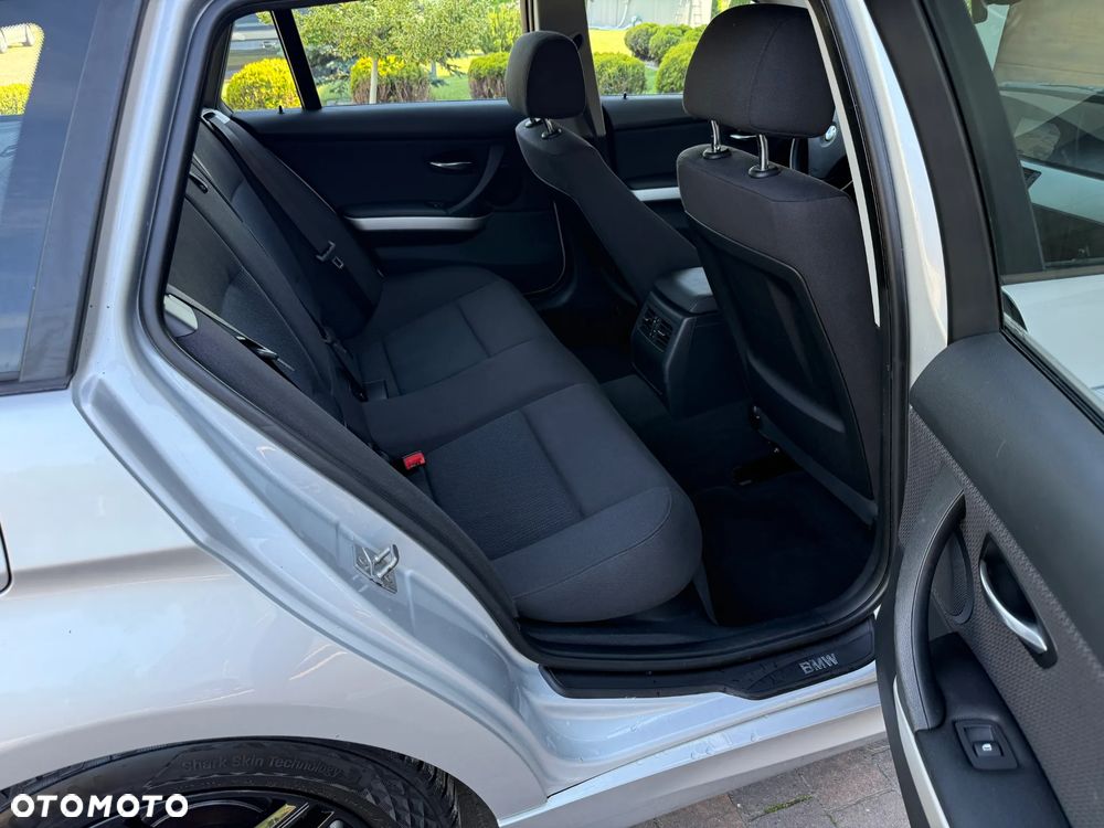 BMW Seria 3 - 16