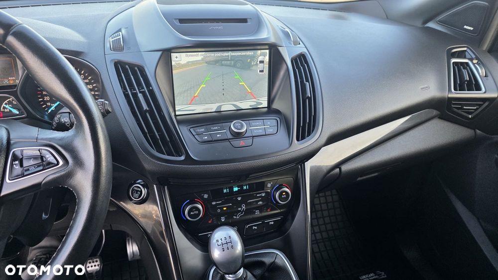 Ford Kuga 1.5 EcoBoost 2x4 ST-Line - 35