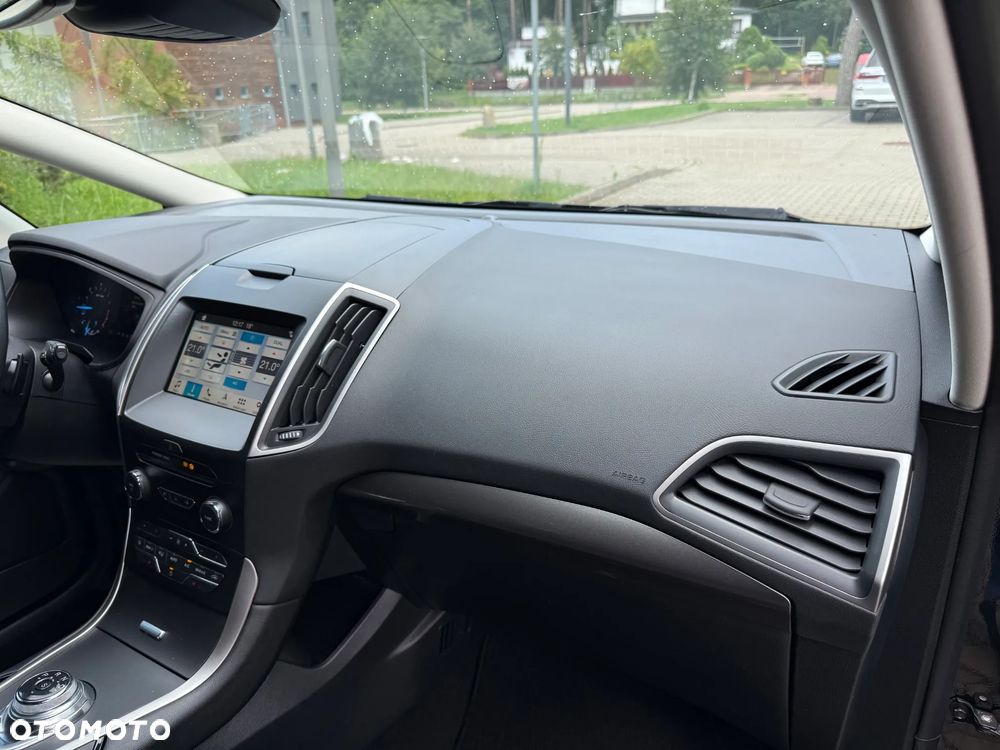 Ford S-Max - 26