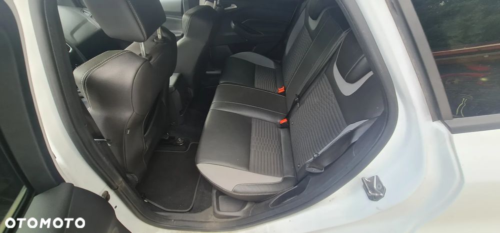 Ford Focus 2.0 TDCi ST-2 - 8