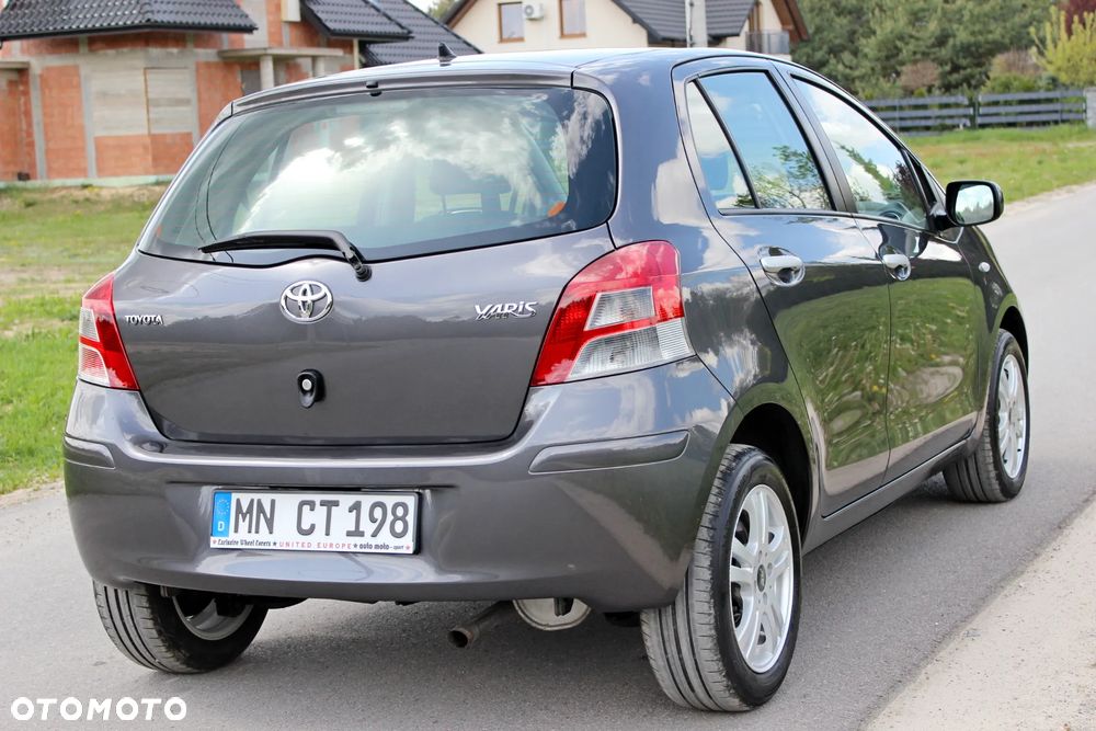 Toyota Yaris 1.33 VVT-i Executive - 5