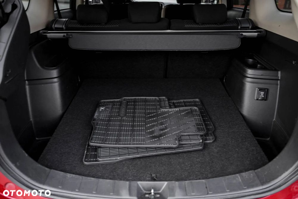 Mitsubishi Outlander 2.2 DI-D Intense + SDA 4WD - 26