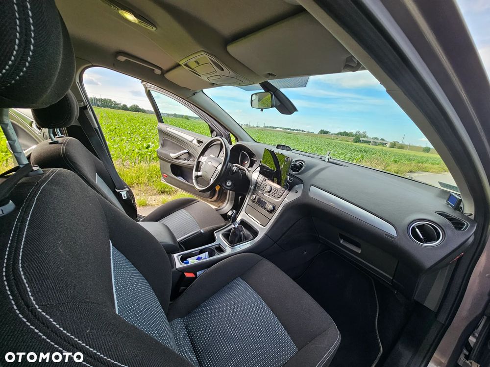 Ford Mondeo 2.0 TDCi Ghia - 15