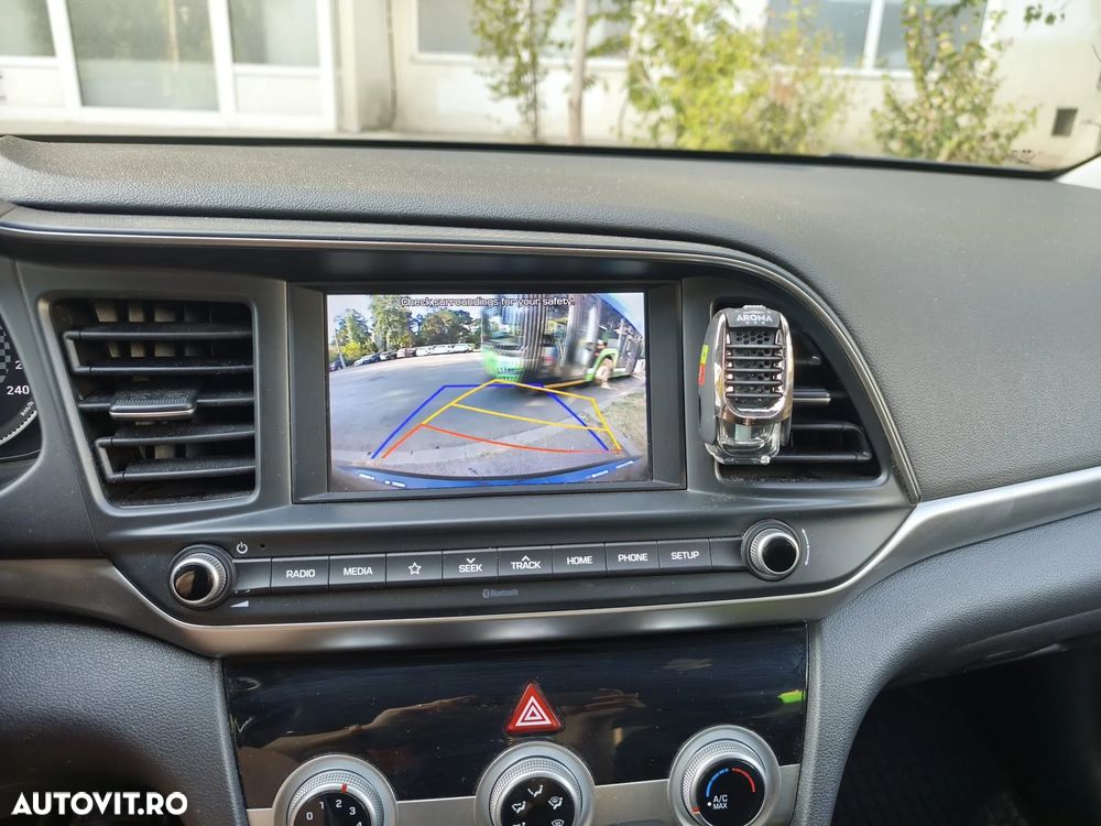 Hyundai Elantra 1.6 MPi Comfort - 4