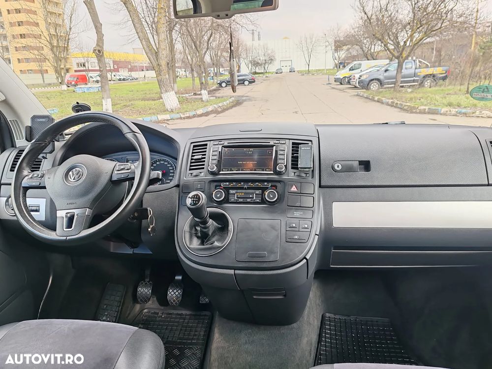 Volkswagen Multivan - 13