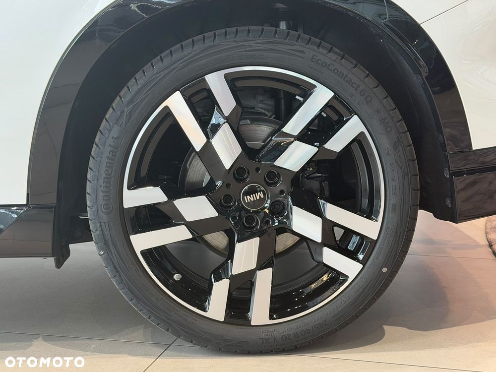MINI Countryman SE ALL4 John Cooper Works Trim - 9
