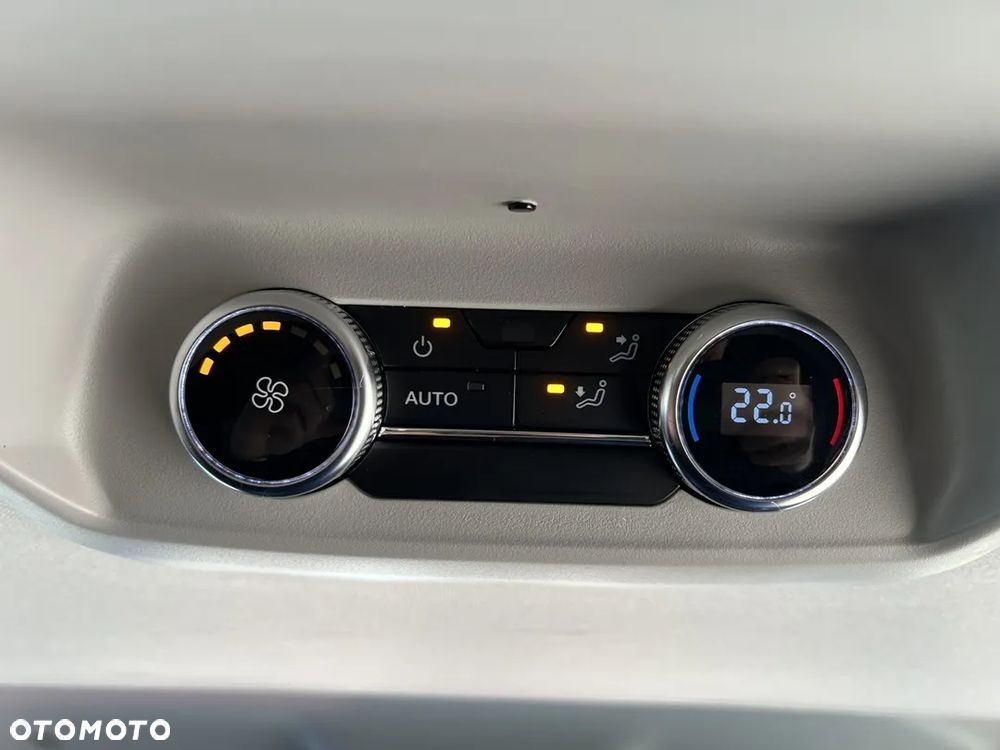 Volkswagen Caravelle - 29