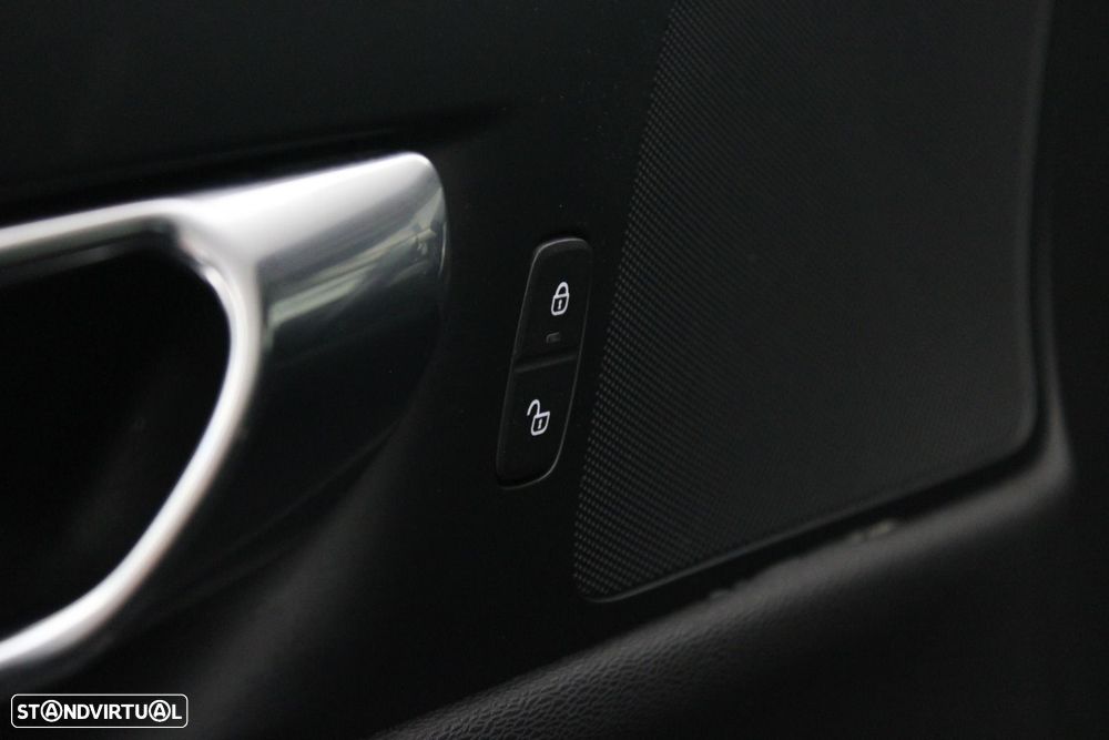 Volvo V60 2.0 D3 Geartronic - 26