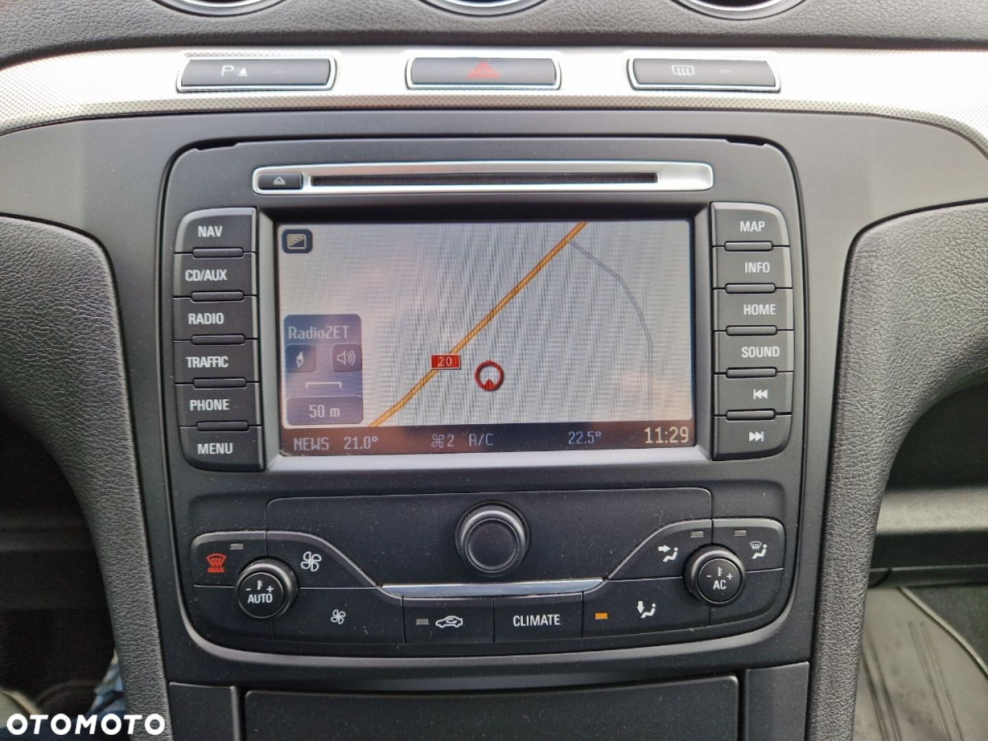 Ford S-Max - 11