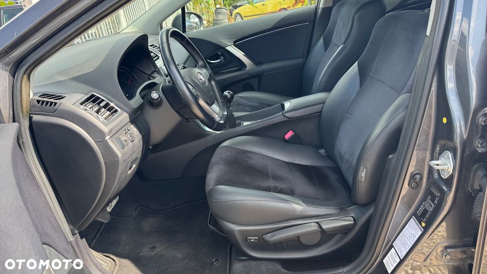 Toyota Avensis 1.8 Premium EU5 - 24