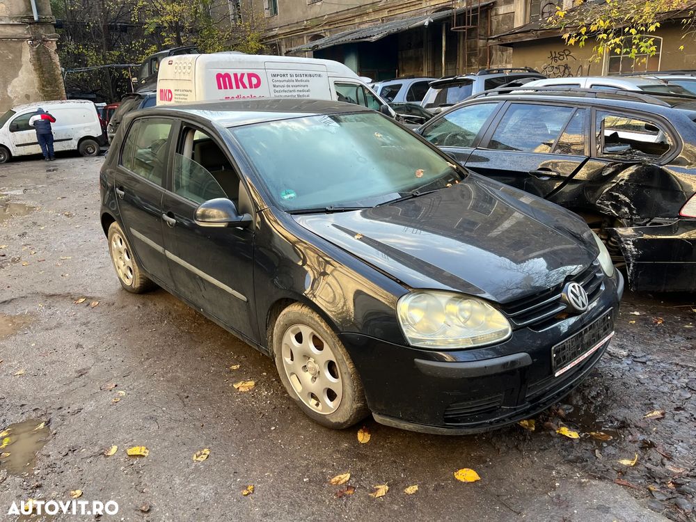 Dezmembrez VW Volkswagen Golf 5 benzina negru 2006 - 1
