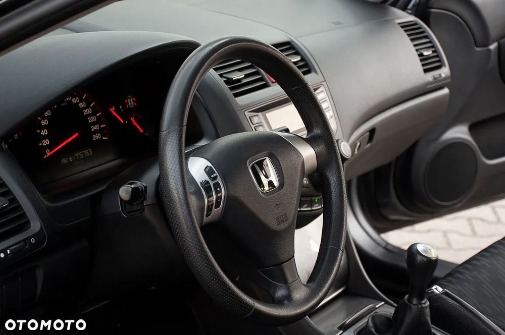 Honda Accord 2.0 Sport - 23