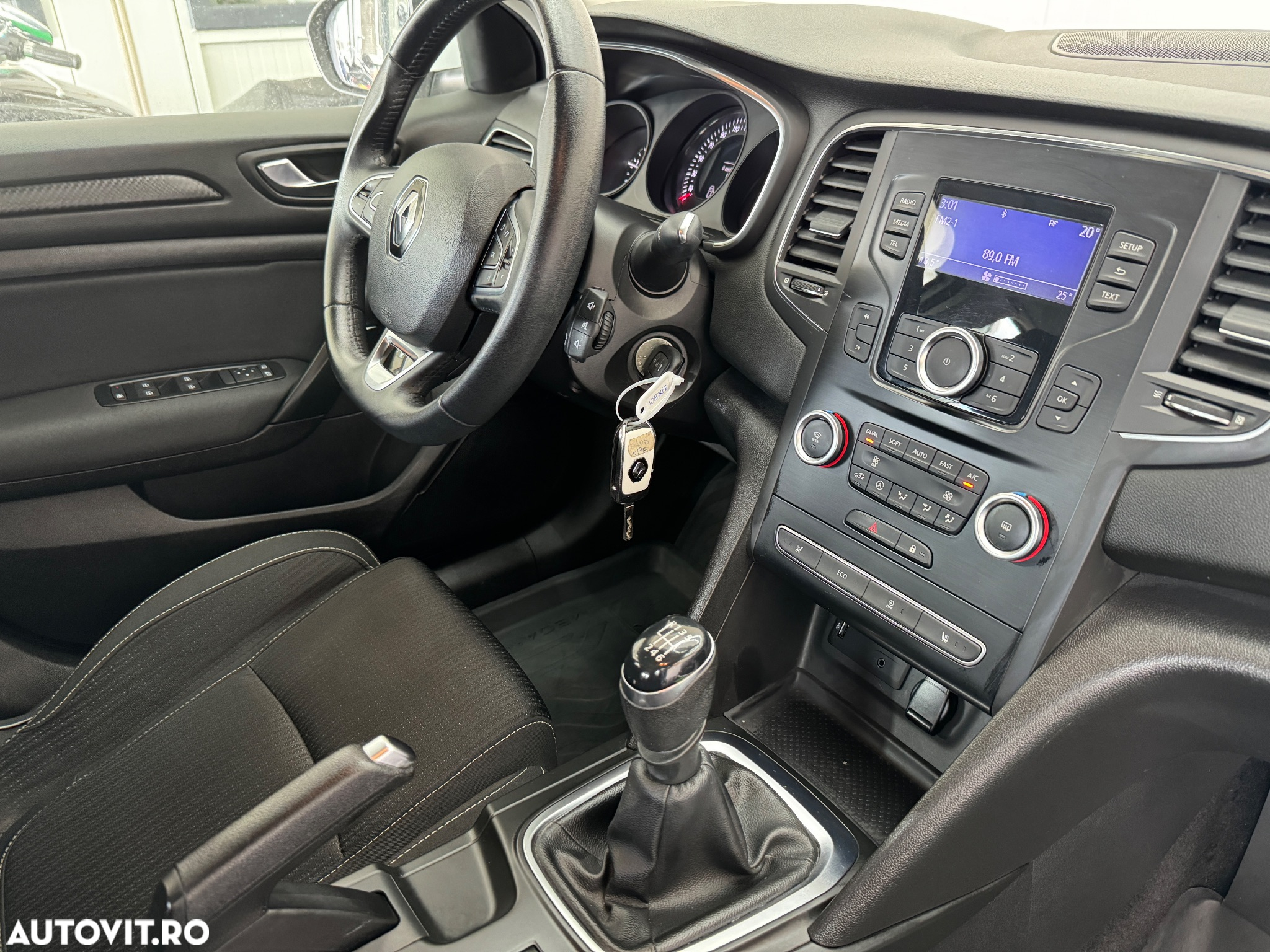 Renault Megane Blue dCi 116 Zen - 15
