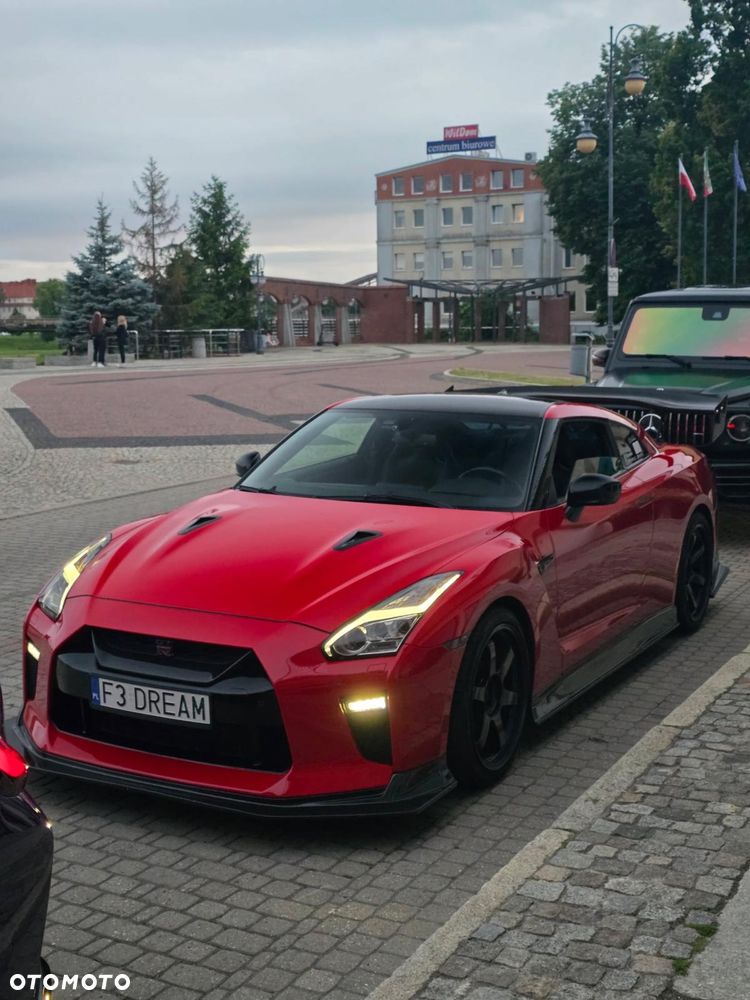 Nissan GT-R - 11