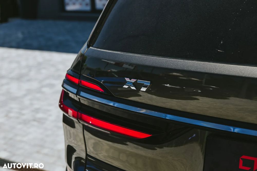 BMW X7 M60i xDrive AT MHEV - 13