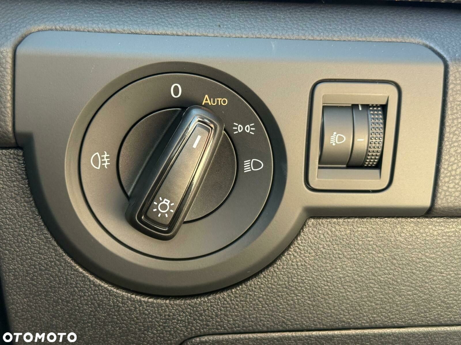 Volkswagen T-Cross - 24