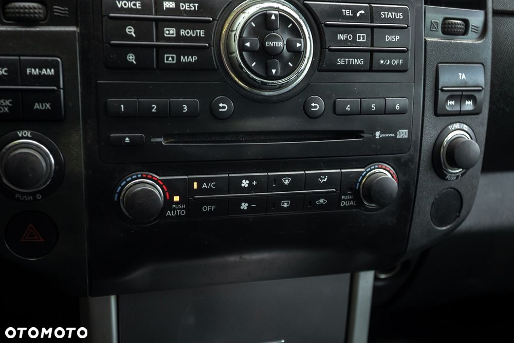 Nissan Navara 3.0 D V6 Platinum Long EU5 - 25