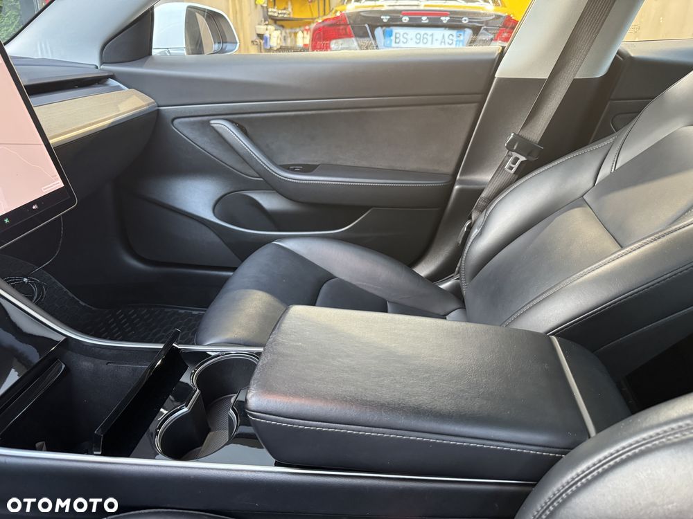Tesla Model 3 Standard Range Plus - 12