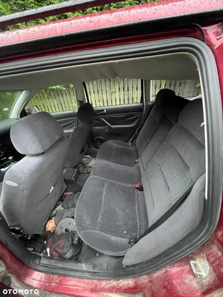 Volkswagen Passat 1.9 TDI Comfortline - 11