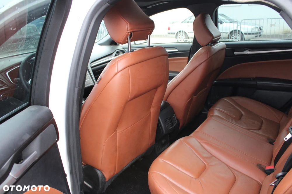 Ford Fusion 2.0 EcoBoost Titanium - 11