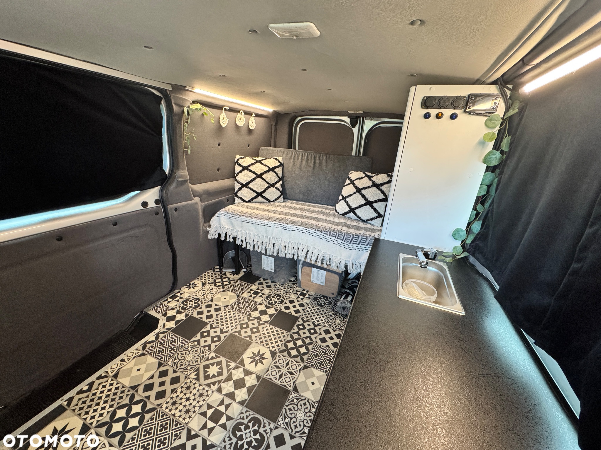 Opel Vivaro - 17