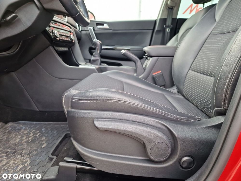 Kia Sportage 1.6 GDI Black Edition 2WD - 11