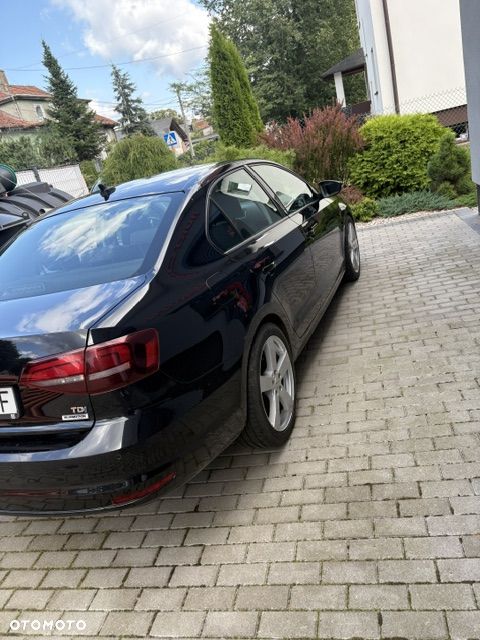 Volkswagen Jetta 2.0 TDI DPF BMT Highline - 3