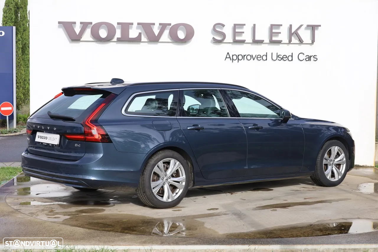 Volvo V90 2.0 B4 Momentum Plus Geartronic - 2