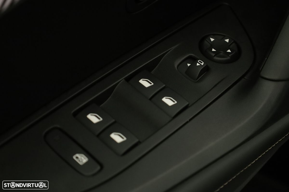Peugeot 2008 1.2 PureTech Allure - 20