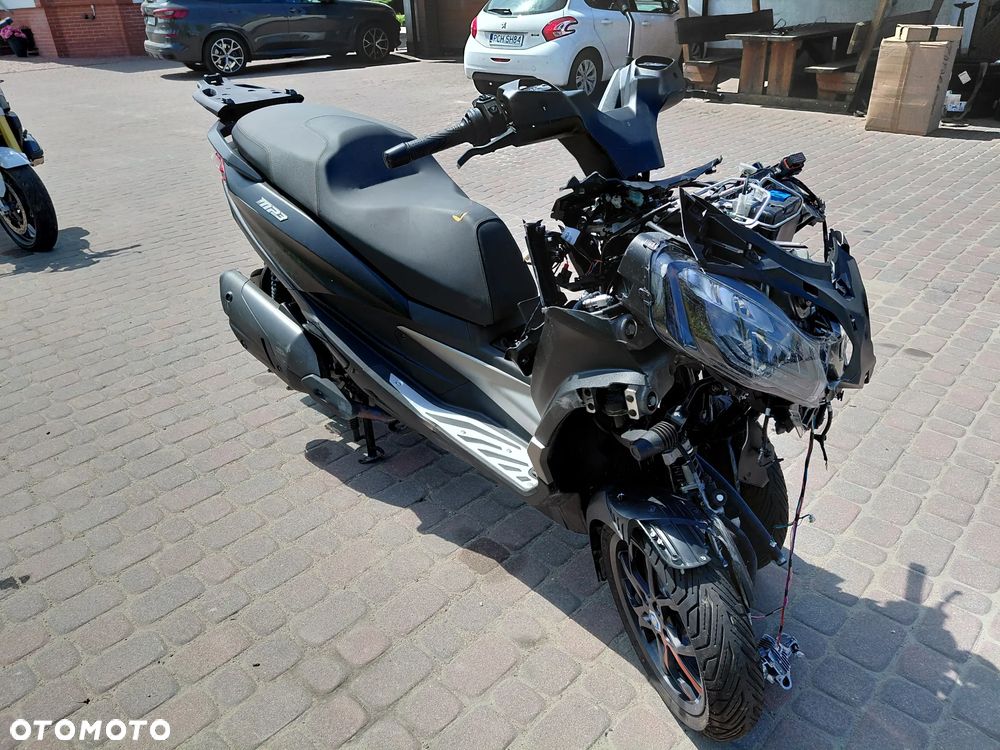 Piaggio MP-3 - 7