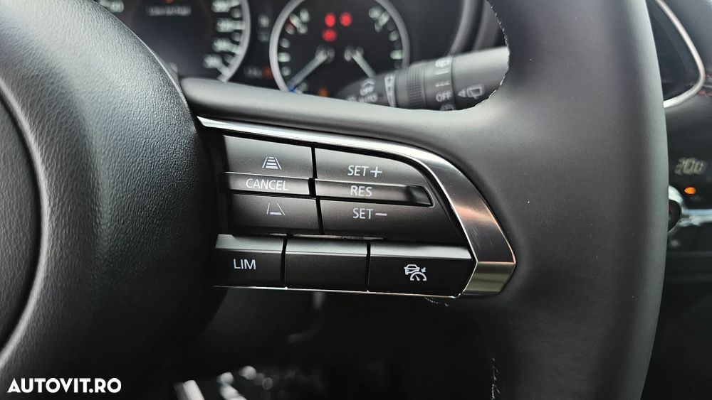 Mazda 3 e-SKYACTIV-X 186 M HYBRID Aut. HOMURA - 12