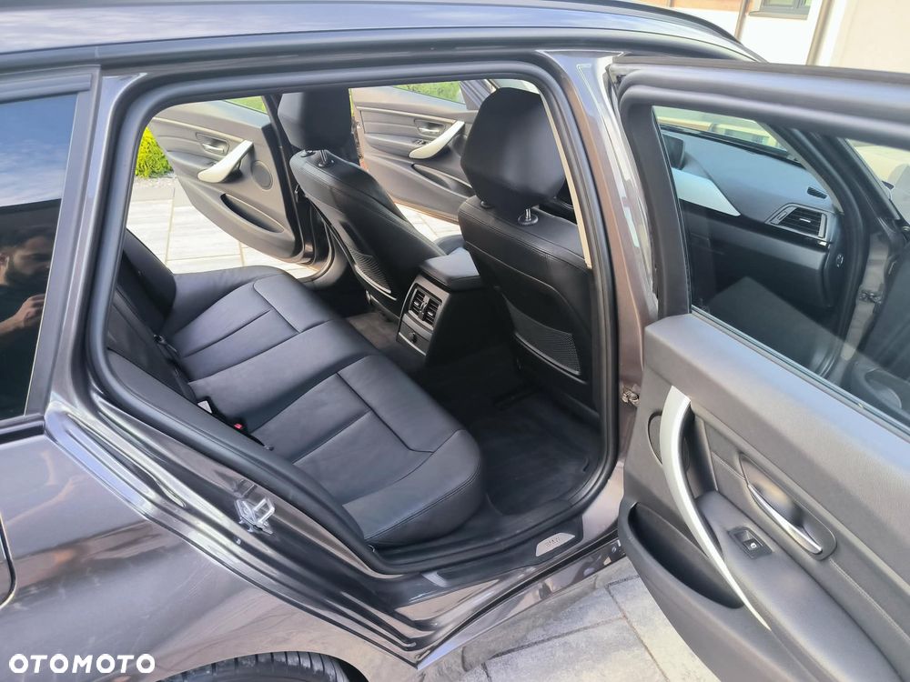 BMW Seria 3 335i xDrive Sport Line - 15