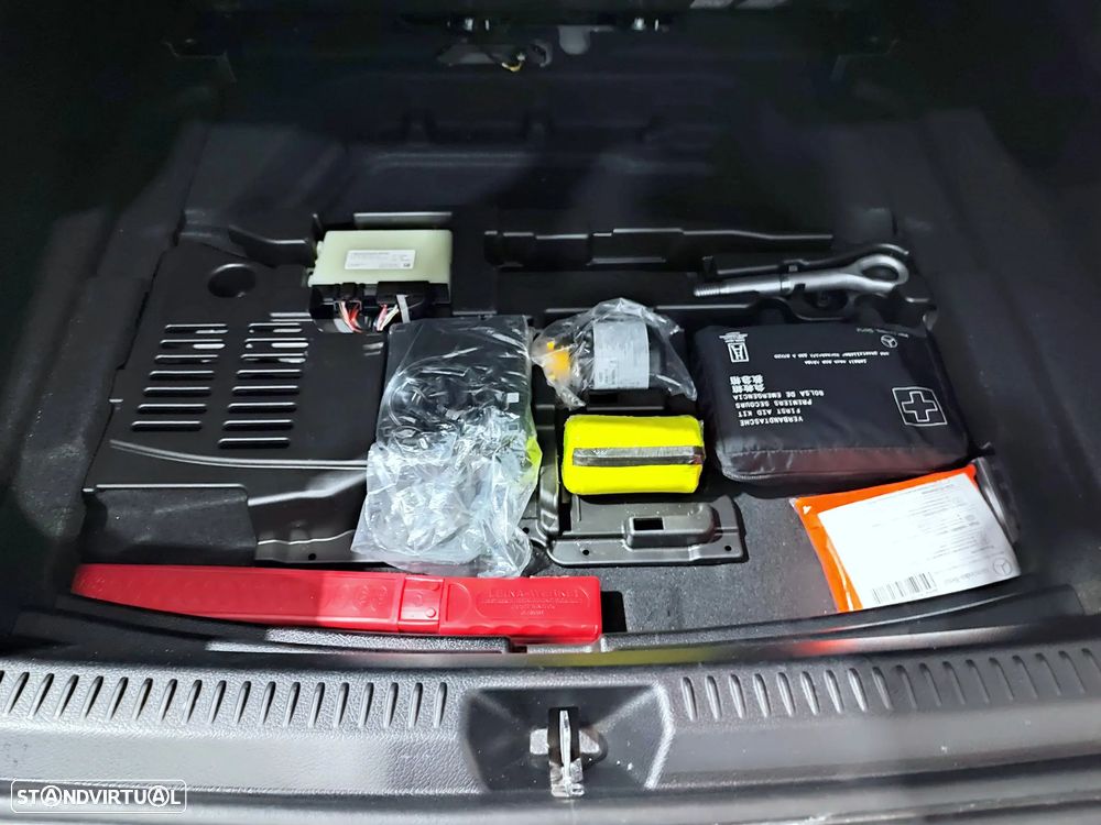 Mercedes-Benz A 180 Limousine d Progressive Aut. - 30