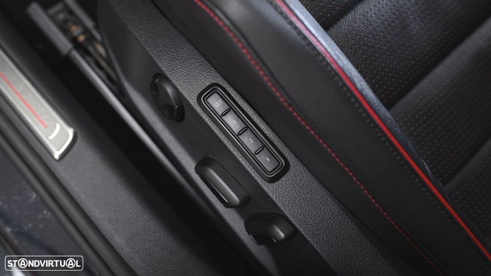 VW Golf GTI TCR 2.0 TSI OPF DSG - 59