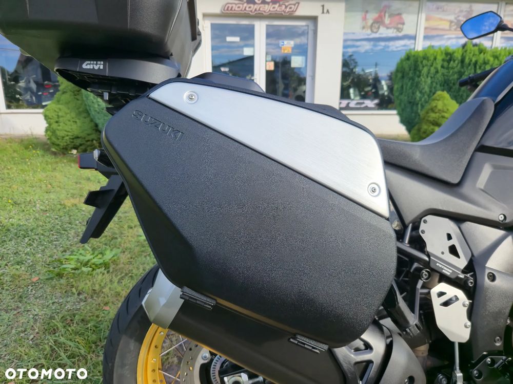 Suzuki V-STROM - 12