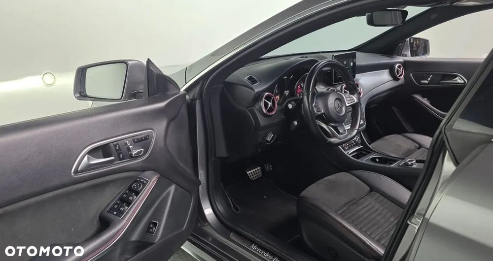 Mercedes-Benz CLA 250 4Matic 7G-DCT AMG Line - 5