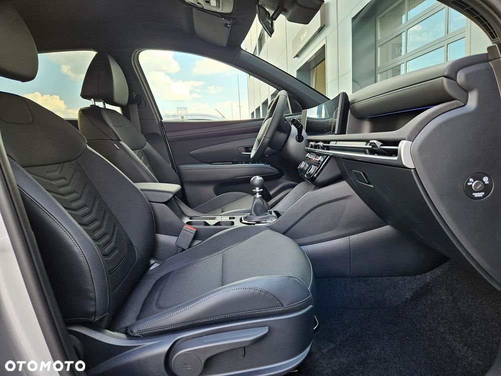 Hyundai Tucson 1.6 T-GDi Smart Black 2WD - 16