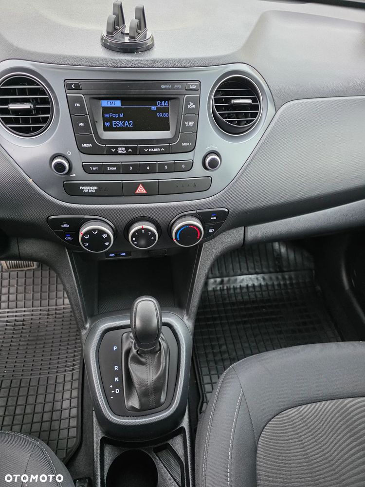 Hyundai i10 - 15