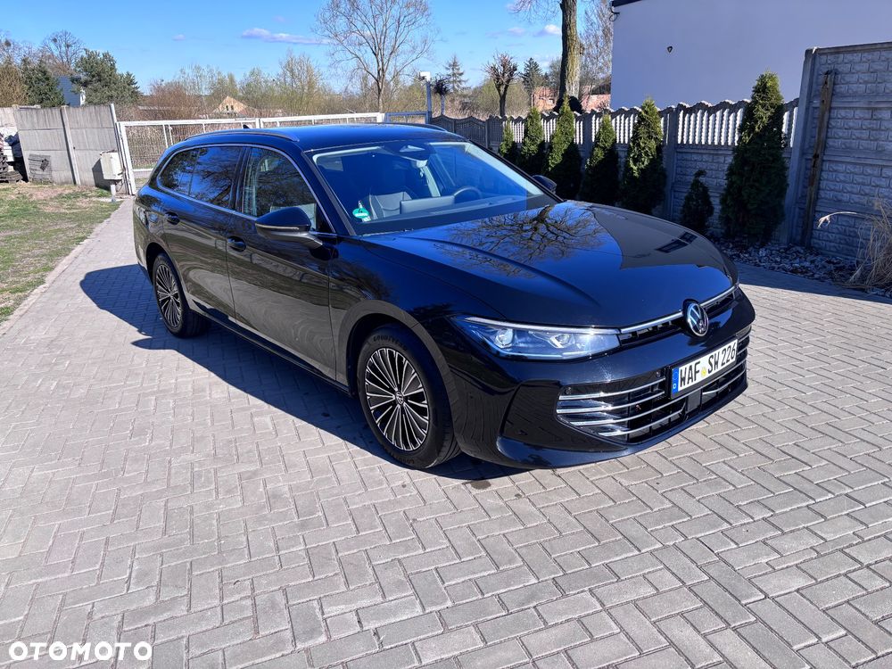 Volkswagen Passat Variant 2.0 TDI SCR 4Motion DSG Elegance - 2