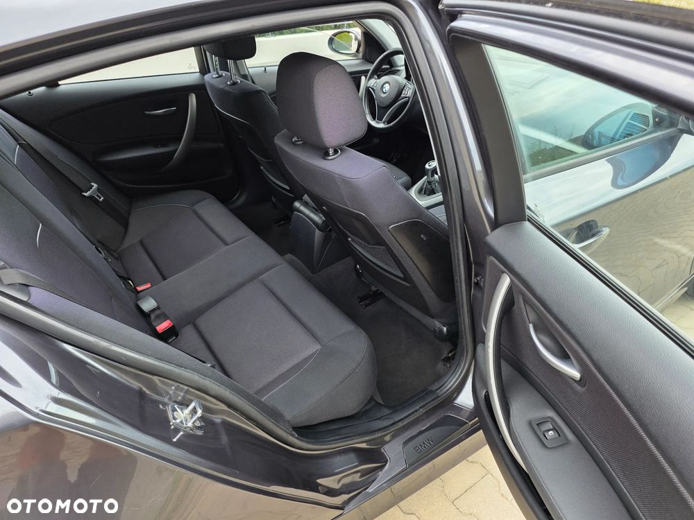 BMW Seria 1 - 15