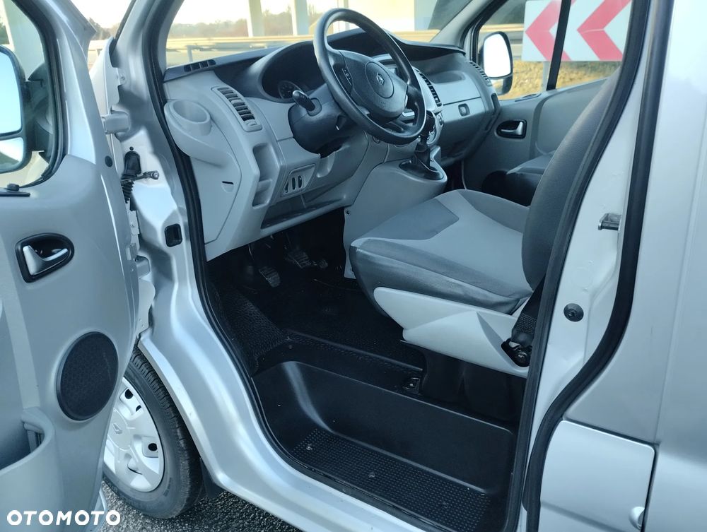 Renault Trafic - 13