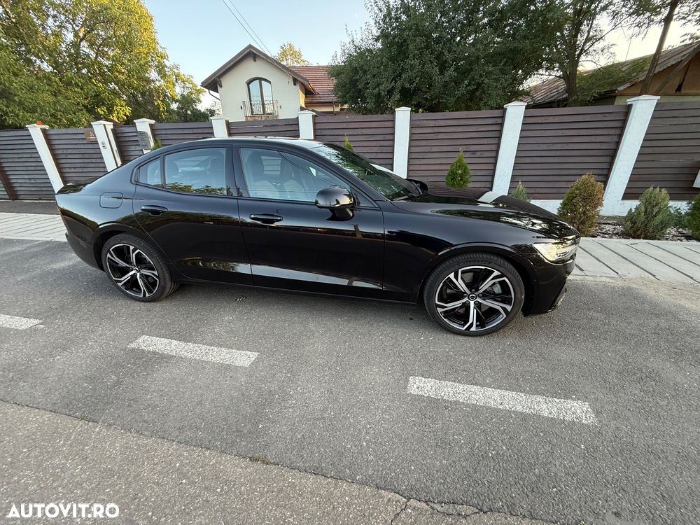 Volvo S60 B5 MHEV AT AWD Ultimate Dark - 3