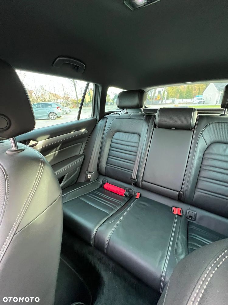 Volkswagen Passat - 11